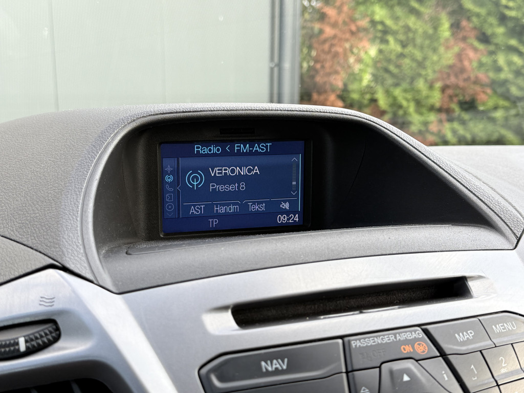 Ford Transit Custom 2.0 TDCI 131 PK E6 / L2H1 / 1e EIG. / 2.6 TONS TREKHAAK / AIRCO / CRUISE / NAVI / PDC 14