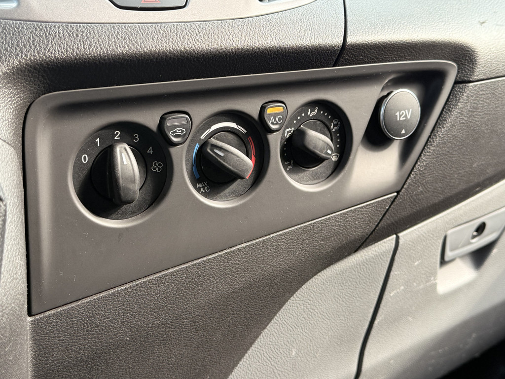 Ford Transit Custom 2.0 TDCI 131 PK E6 / L2H1 / 1e EIG. / 2.6 TONS TREKHAAK / AIRCO / CRUISE / NAVI / PDC 16