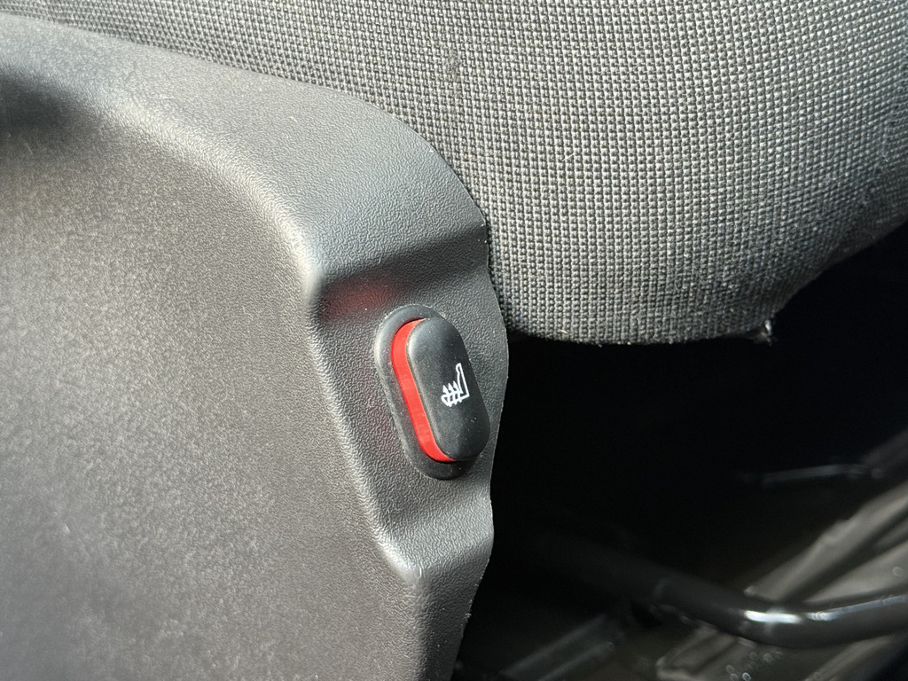 Ford Transit Custom 2.0 TDCI 131 PK E6 / L2H1 / 1e EIG. / 2.6 TONS TREKHAAK / AIRCO / CRUISE / NAVI / PDC 18