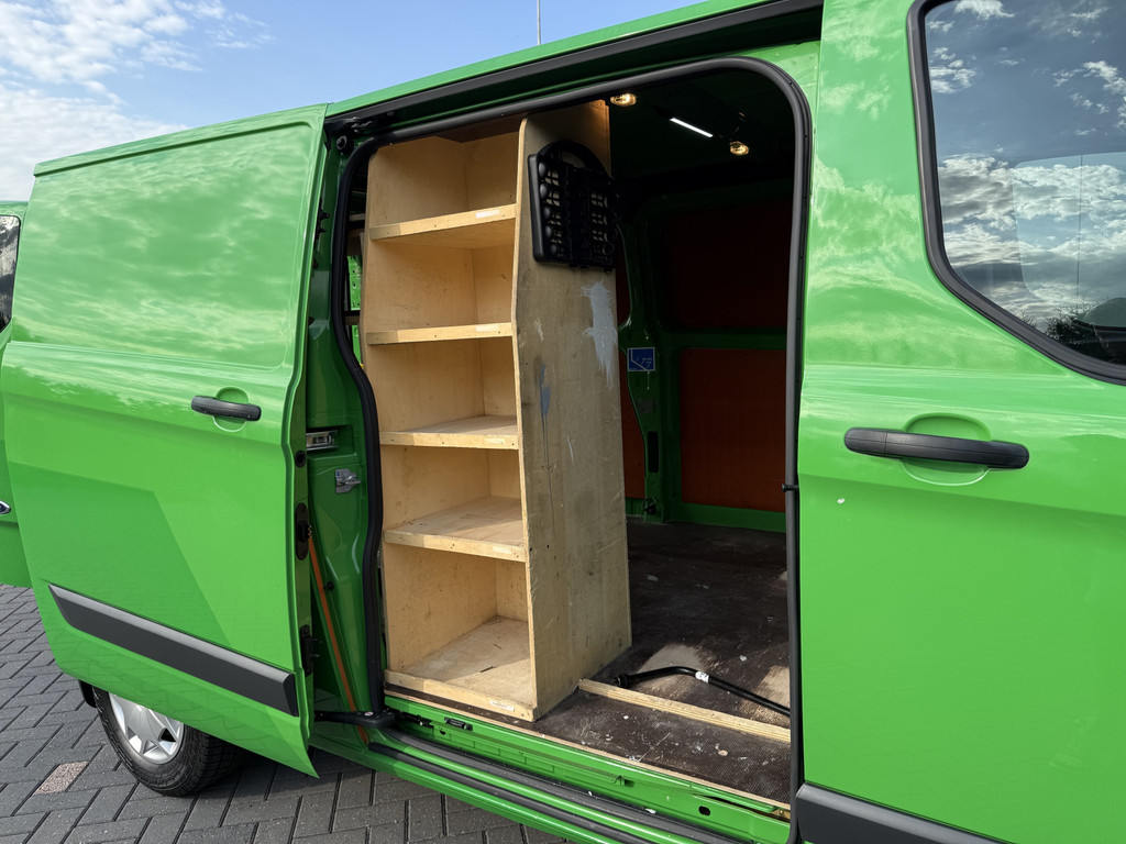 Ford Transit Custom 2.0 TDCI 131 PK E6 / L2H1 / 1e EIG. / 2.6 TONS TREKHAAK / AIRCO / CRUISE / NAVI / PDC 8