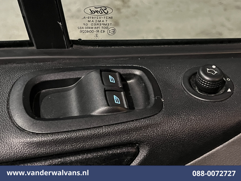 Ford Transit Custom 2.0 TDCI 131pk L2H1 Euro6 Airco | 2800kg Trekhaak | Apple Carplay | LED | Cruisecontrol Android Auto, Verwarmde voorruit, Stoelverwarming, Parkeersensoren, Bijrijdersbank 18