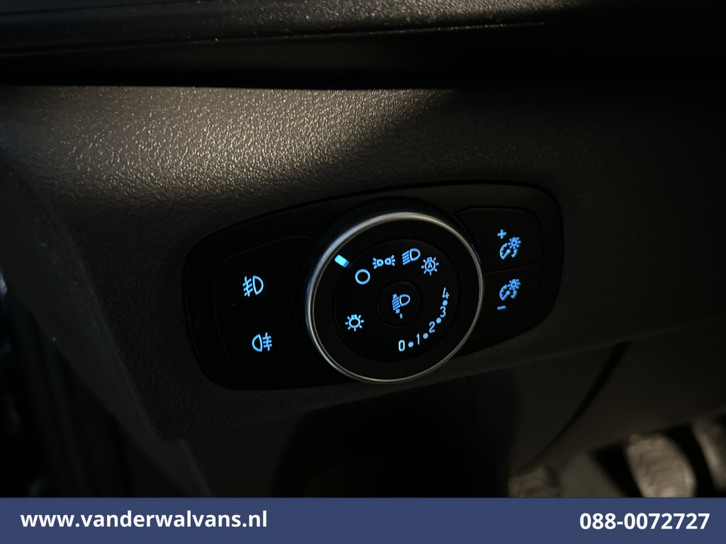 Ford Transit Custom 2.0 TDCI 131pk L2H1 Euro6 Airco | Camera | LED | Cruisecontrol | Verwarmde voorruit Parkeersensoren, Bijrijdersbank, 2800kg trekvermogen 17