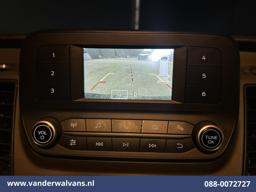 Ford Transit Custom 2.0 TDCI 131pk L2H1 Euro6 Airco | Camera | LED | Cruisecontrol | Verwarmde voorruit Parkeersensoren, Bijrijdersbank, 2800kg trekvermogen 3