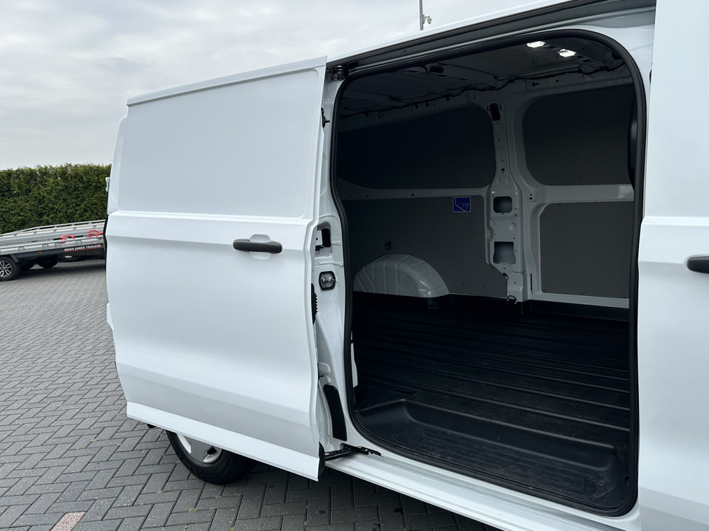 Ford Transit Custom 2.0 TDCI 136 PK TREND / L2H1 / 2.740 KG AHG / CAMERA / CRUISE / 3 ZITS / AIRCO / CARPLAY 8