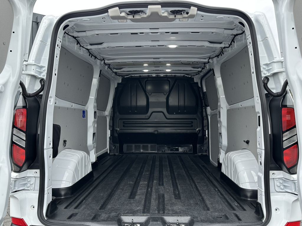 Ford Transit Custom 2.0 TDCI 136 PK TREND / L2H1 / 2.740 KG AHG / CAMERA / CRUISE / 3 ZITS / AIRCO / CARPLAY 9