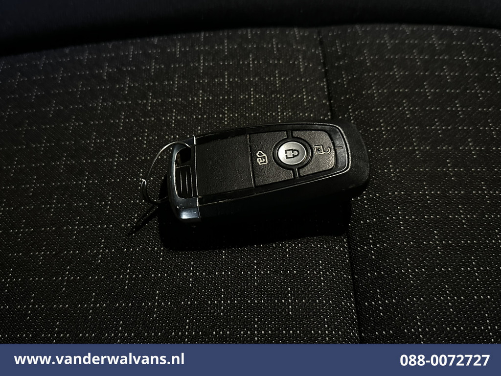 Ford Transit Custom 2.0 TDCI 136pk L1H1 Euro6 Airco | Camera | LED | Apple Carplay | Cruisecontrol Android Auto, Verwarmde voorruit, Parkeersensoren, Bijrijdersbank, 2740kg trekvermogen 19