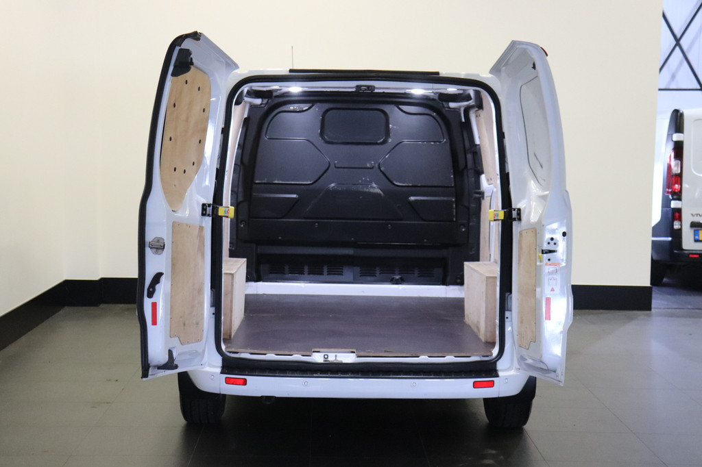 Ford Transit Custom 2.0 TDCI 170PK Automaat EURO 6 - Airco - Cruise - PDC - € 17.900,- Excl. 9