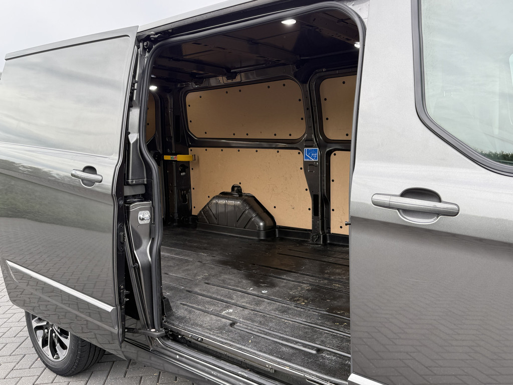 Ford Transit Custom 2.0 TDCI 185 PK SPORT / AUTOMAAT / L2H1 / CAMERA / CRUISE / AIRCO / STOELVERW / 17 LMV / LED 8