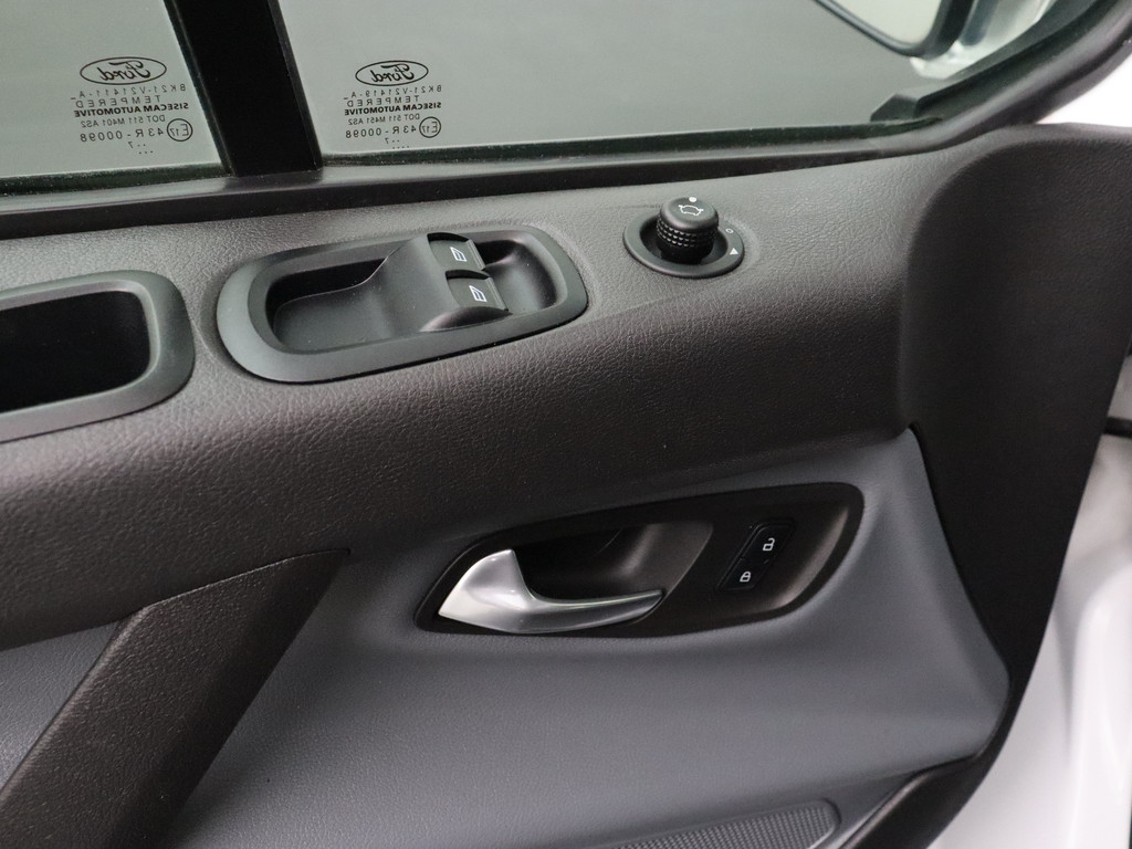 Ford Transit Custom 2.0TDCI 9-Persoons | Personenbus | Kombi | Prijs Incl BTW/BPM EUR 18950,-- | Airco | Cruise | Achterdeuren 8