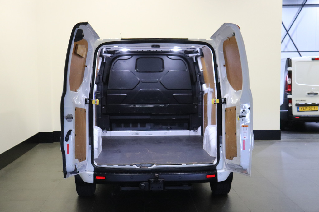 Ford Transit Custom 2.0 TDCI Automaat 2x Schuifdeur L2 EURO 6 - Airco - ACC - Trekhaak - € 16.900,- Excl. 9