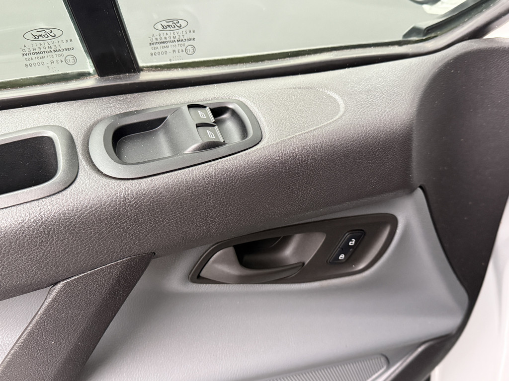 Ford Transit Custom 2.0TDCI Business Imperiaal | Trekhaak | Airco | Cruise | 3-Persoons | Betimmering 8