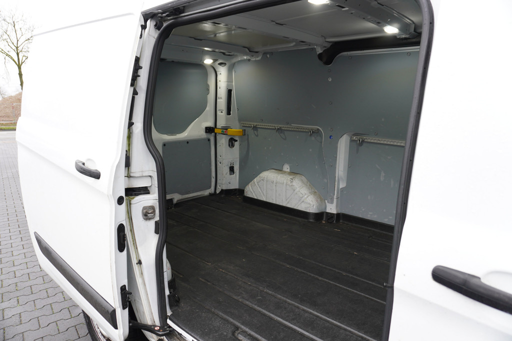 Ford Transit Custom 2.0 TDCI EURO 6 - Airco - Cruise - PDC - â¬10.950,- Excl. 10