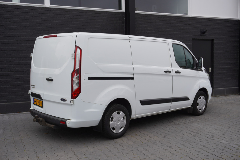 Ford Transit Custom 2.0 TDCI EURO 6 - Airco - Cruise - PDC - € 12.499,- Excl. 2