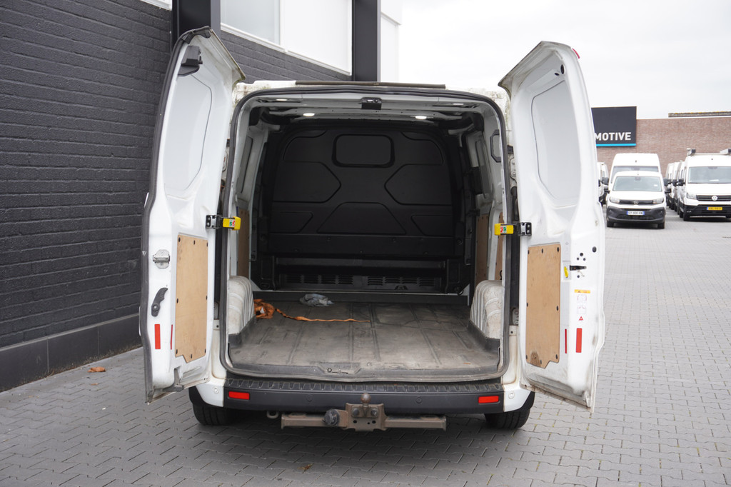 Ford Transit Custom 2.0 TDCI EURO 6 - Airco - Cruise - PDC - € 12.499,- Excl. 8