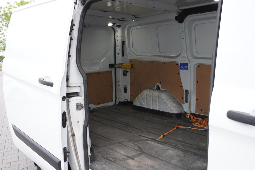 Ford Transit Custom 2.0 TDCI EURO 6 - Airco - Cruise - PDC - € 12.499,- Excl. 9