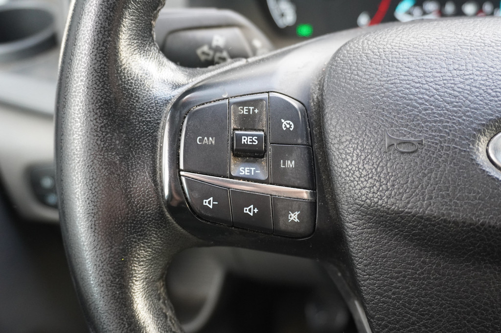 Ford Transit Custom 2.0 TDCI EURO 6 - Airco - Cruise - PDC - Trekhaak - ⬠13.900,- Excl. 16