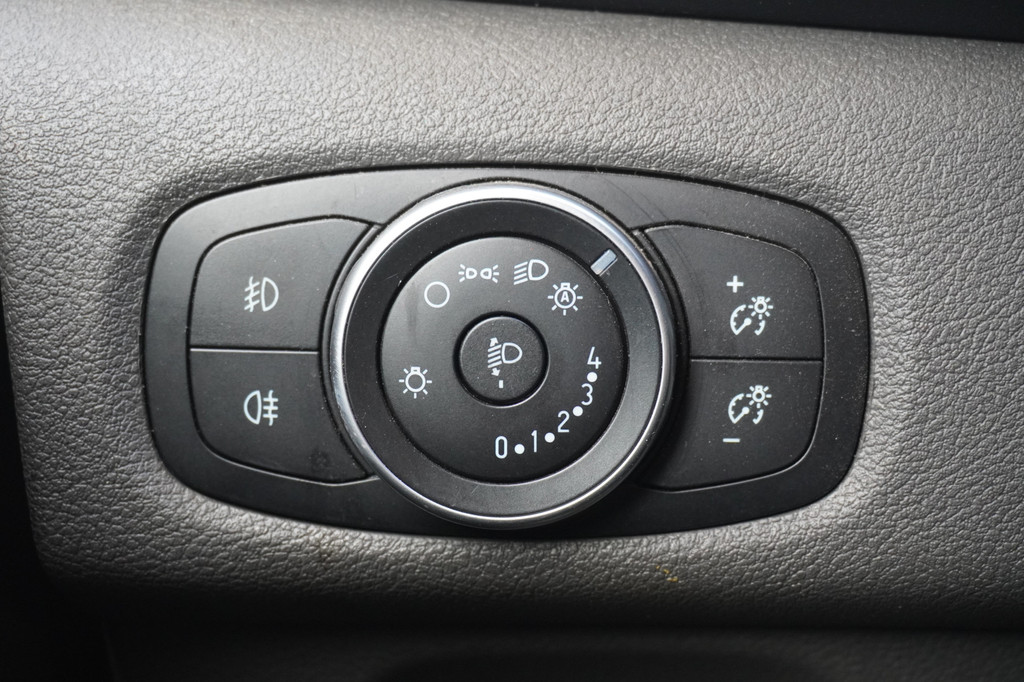 Ford Transit Custom 2.0 TDCI EURO 6 - Airco - Cruise - PDC - Trekhaak - ⬠13.900,- Excl. 19