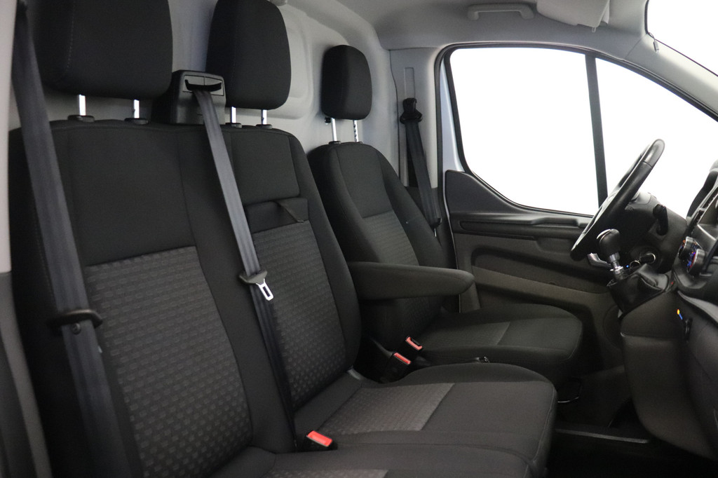 Ford Transit Custom 2.0 TDCI EURO 6 - Airco - Cruise - Trekhaak - € 12.900,- Excl. 5