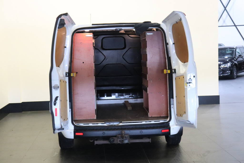 Ford Transit Custom 2.0 TDCI EURO 6 - Airco - Cruise - Trekhaak - € 12.900,- Excl. 9