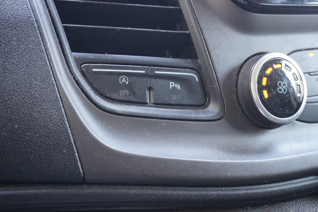 Ford Transit Custom 2.0 TDCI EURO 6 - Airco - Navi - Cruise - Motor loopt niet goed ⬠6.900,- Excl. 16