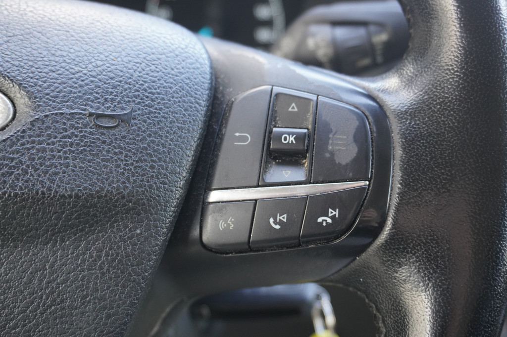 Ford Transit Custom 2.0 TDCI EURO 6 - Airco - Navi - Cruise - Motor loopt niet goed ⬠6.900,- Excl. 18