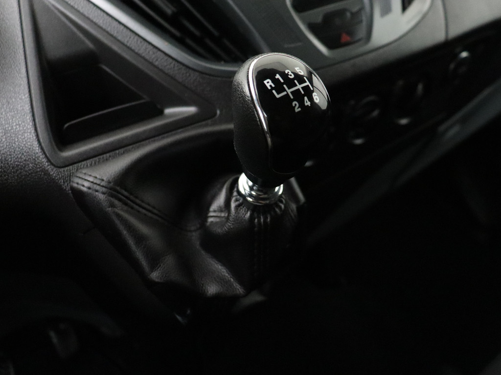 Ford Transit Custom 2.0TDCI Edition | Trekhaak 2350Kg | Dakdraagsysteem | Navigatie | Camera | Airco | Cruise | 3-Persoons | Betimmering 15