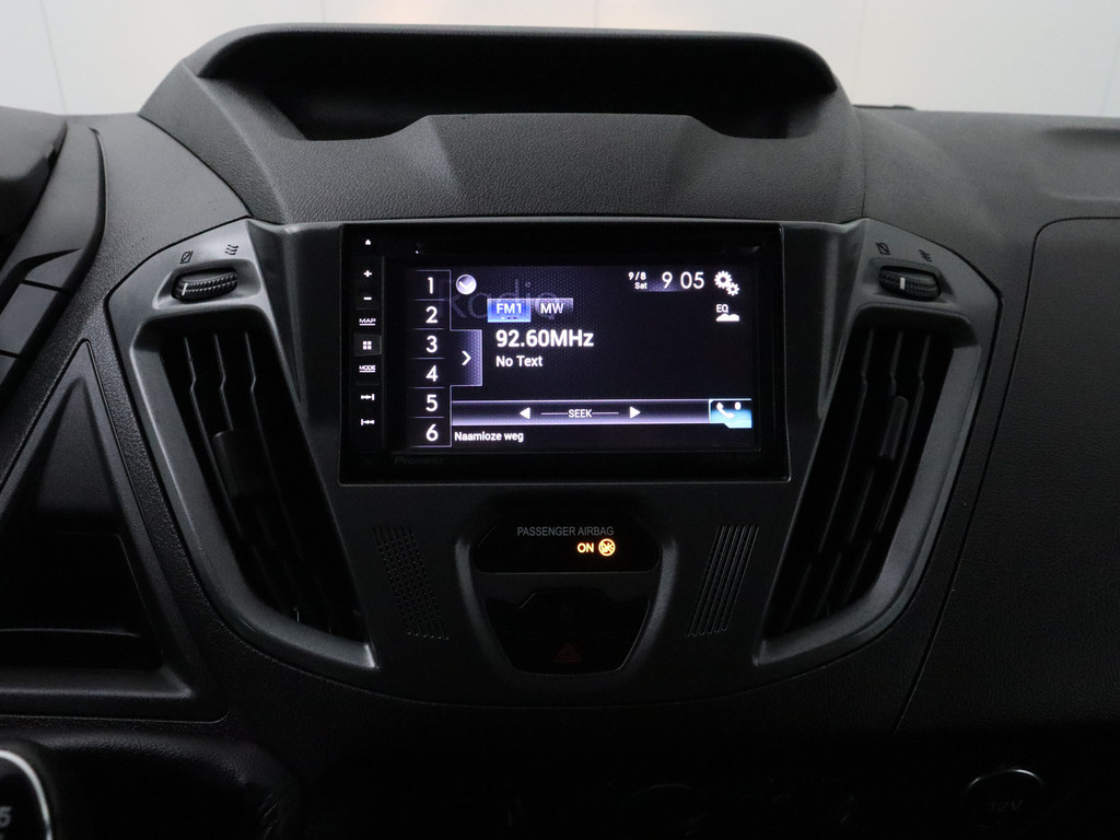 Ford Transit Custom 2.0TDCI Edition | Trekhaak 2350Kg | Dakdraagsysteem | Navigatie | Camera | Airco | Cruise | 3-Persoons | Betimmering 16