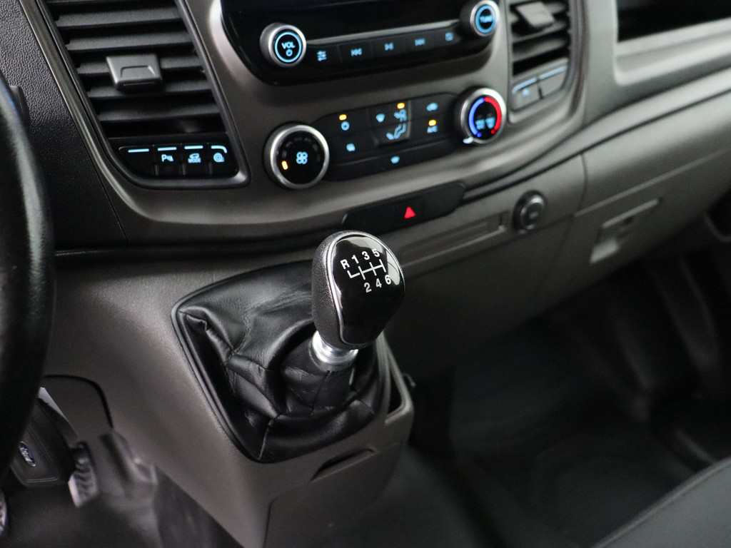 Ford Transit Custom 2.0TDCI Imperiaal | Trekhaak | Kastinrichting | Touchscreen Multimedia | Camera | Airco | Cruise | 3-Persoons 15