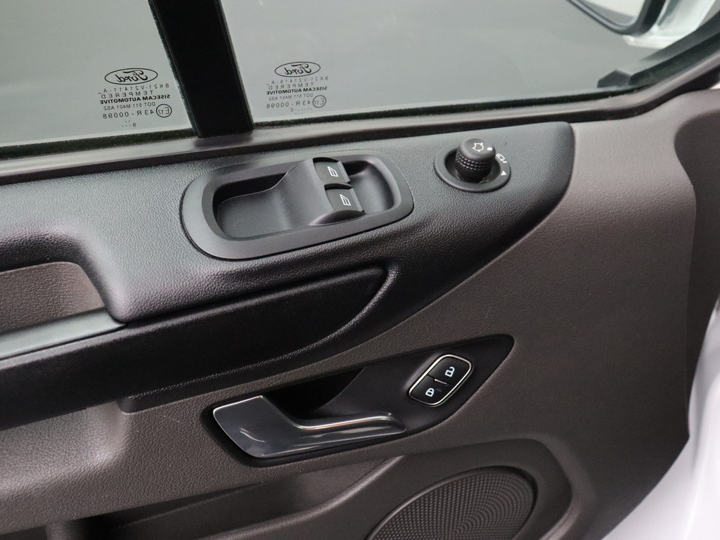 Ford Transit Custom 2.0TDCI Imperiaal | Trekhaak | Multimedia | Camera | 3-Persoons | Airco | Cruise 8