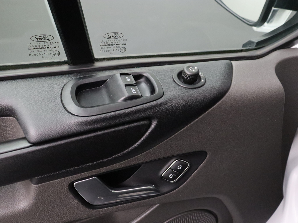 Ford Transit Custom 2.0TDCI Imperiaal | Trekhaak | Multimedia | Kastinrichting | Navigatie | Airco | Cruise | 3-Persoons 8