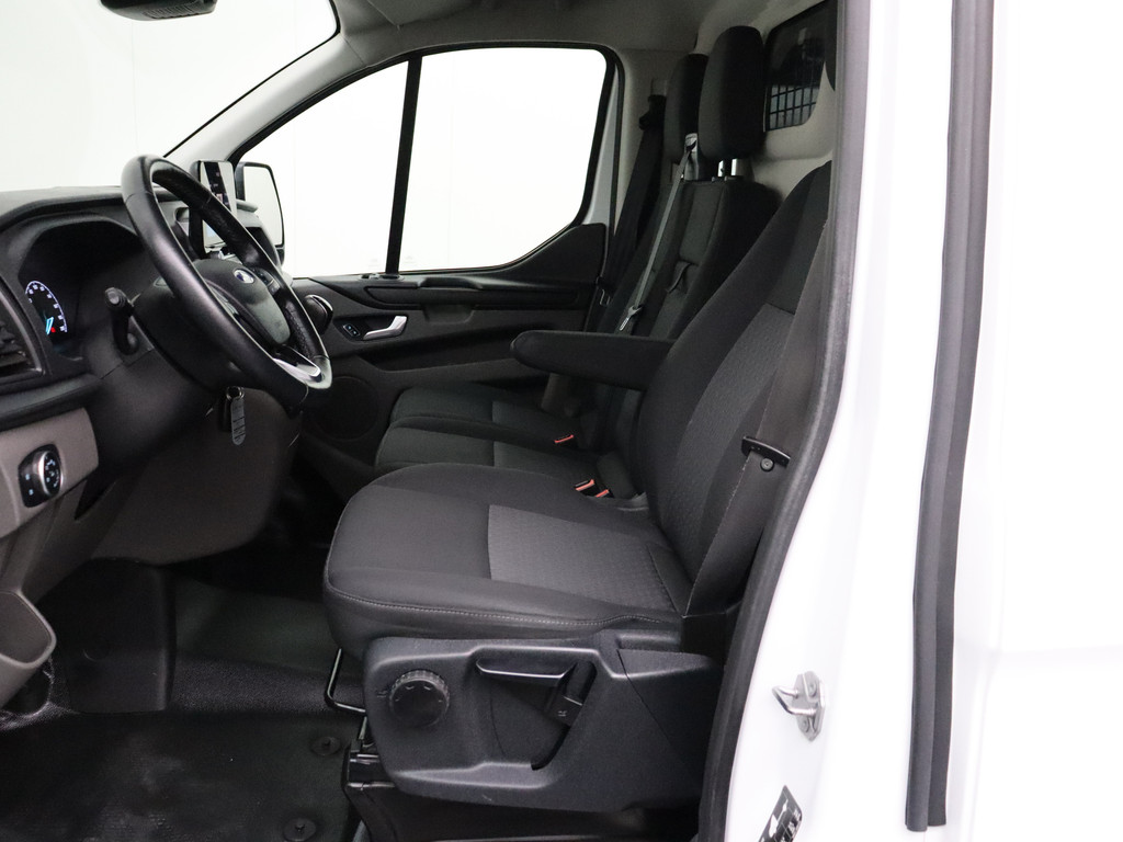 Ford Transit Custom 2.0TDCI Imperiaal | Trekhaak | Touchscreen Multimedia | Camera | Airco | 3-Persoons 18