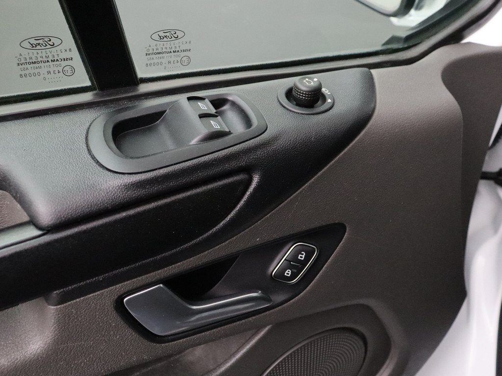 Ford Transit Custom 2.0TDCI Imperiaal | Trekhaak | Touchscreen Multimedia | Camera | Airco | 3-Persoons 8