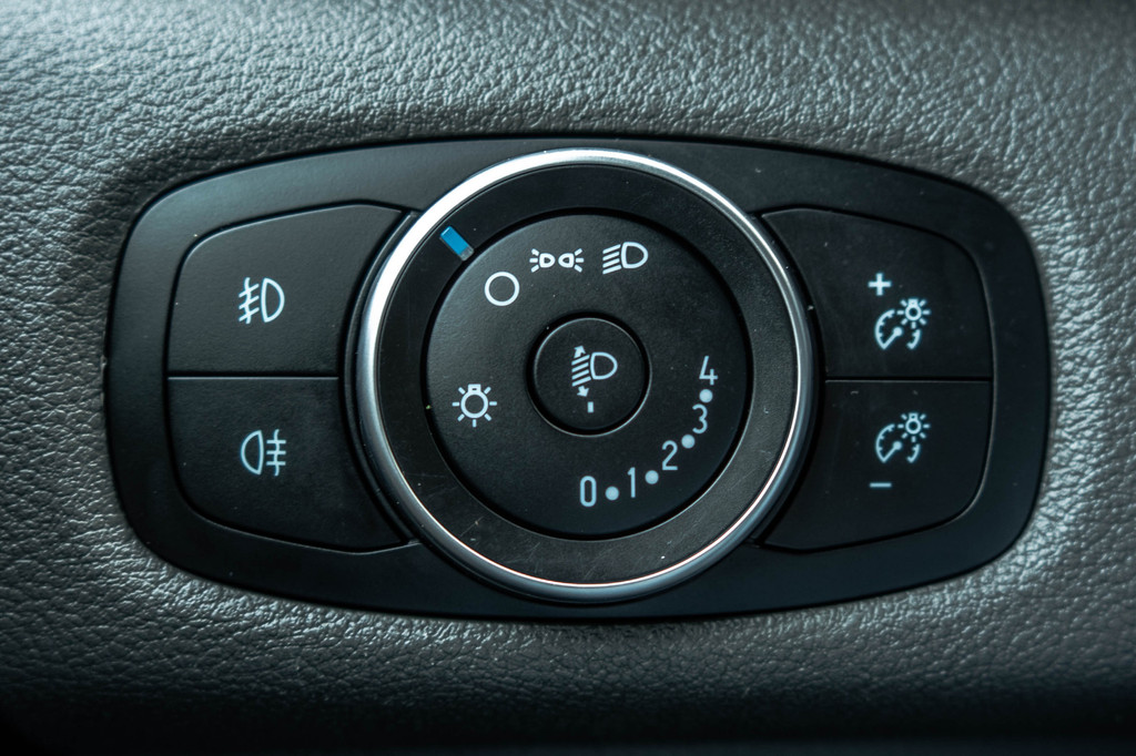 Ford Transit Custom 2.0 TDCI L1H1 | 1e EIG. | 130pk | Automaat | LED | Camera | Stoelverw. | Cruise | Airco 21