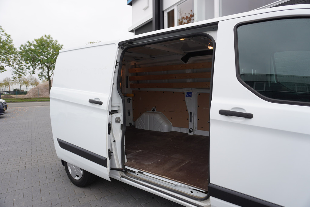 Ford Transit Custom 2.0 TDCI L2 EURO 6 - Airco - Cruise - Camera - ⬠13.950,- Excl. 8