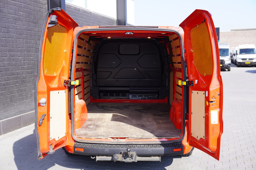 Ford Transit Custom 2.0 TDCI L2 EURO 6 - Airco - Cruise - PDC - € 11.950,- Excl. 8
