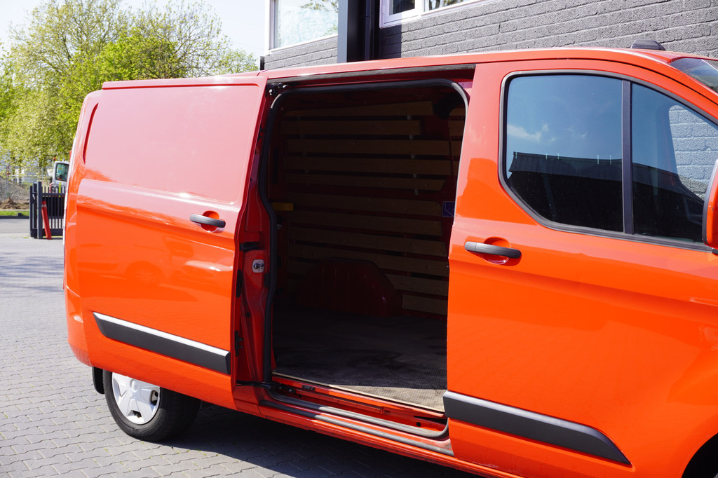 Ford Transit Custom 2.0 TDCI L2 EURO 6 - Airco - Cruise - PDC - € 11.950,- Excl. 9
