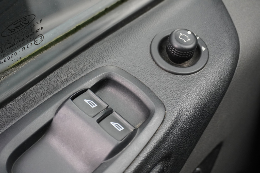 Ford Transit Custom 2.0 TDCI L2 EURO 6 - Airco - Cruise - PDC - â¬15.900,- Excl. 15