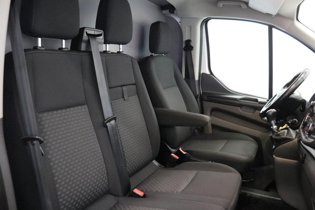 Ford Transit Custom 2.0 TDCI L2 EURO 6 - Airco - Cruise - Trekhaak - € 14.900,- Excl. 5