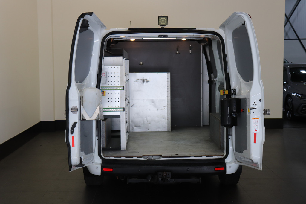 Ford Transit Custom 2.0 TDCI L2 EURO 6 - Airco - Cruise - Trekhaak - € 14.900,- Excl. 8