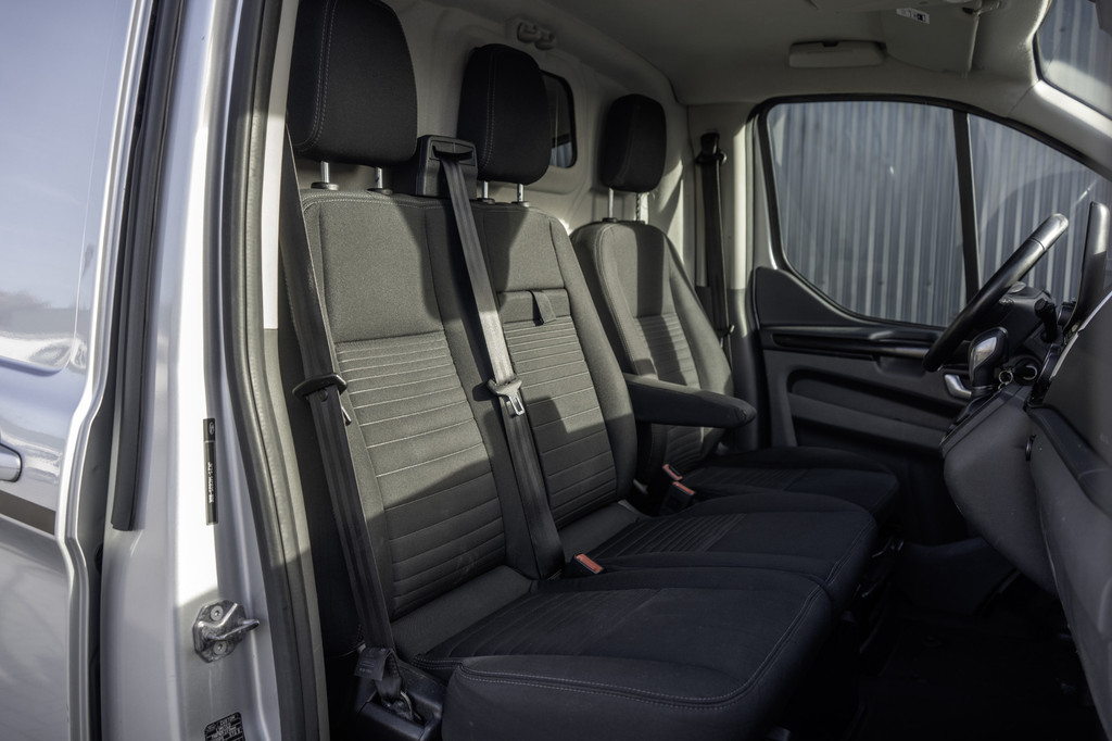 Ford Transit Custom 2.0TDCI | L2H1 | 170PK | Automaat | Camera | CarPlay | LED | Xenon | Zijschuifdeur R+L | Cruise| PDC | Euro 6 17