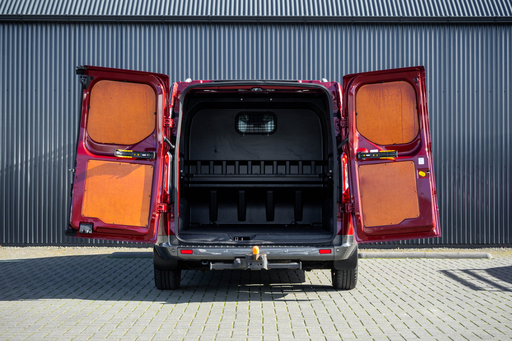 Ford Transit Custom 2.0 TDCI L2H1 | 170PK | Trail | DC 5-Persoons | Camera | Carplay | Lederen interieur 10