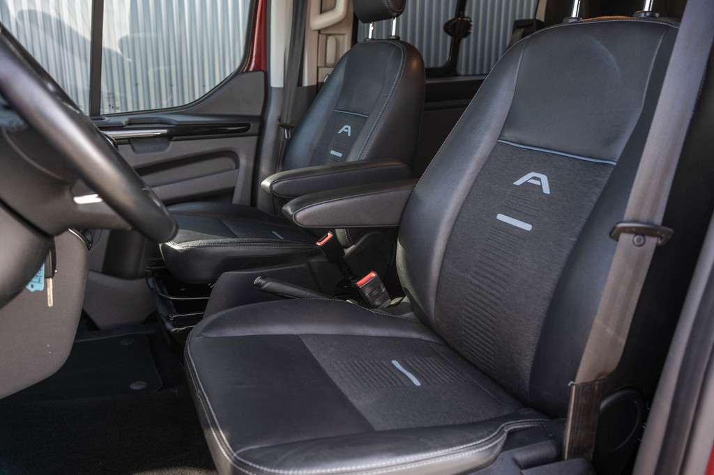 Ford Transit Custom 2.0 TDCI L2H1 | 170PK | Trail | DC 5-Persoons | Camera | Carplay | Lederen interieur 13