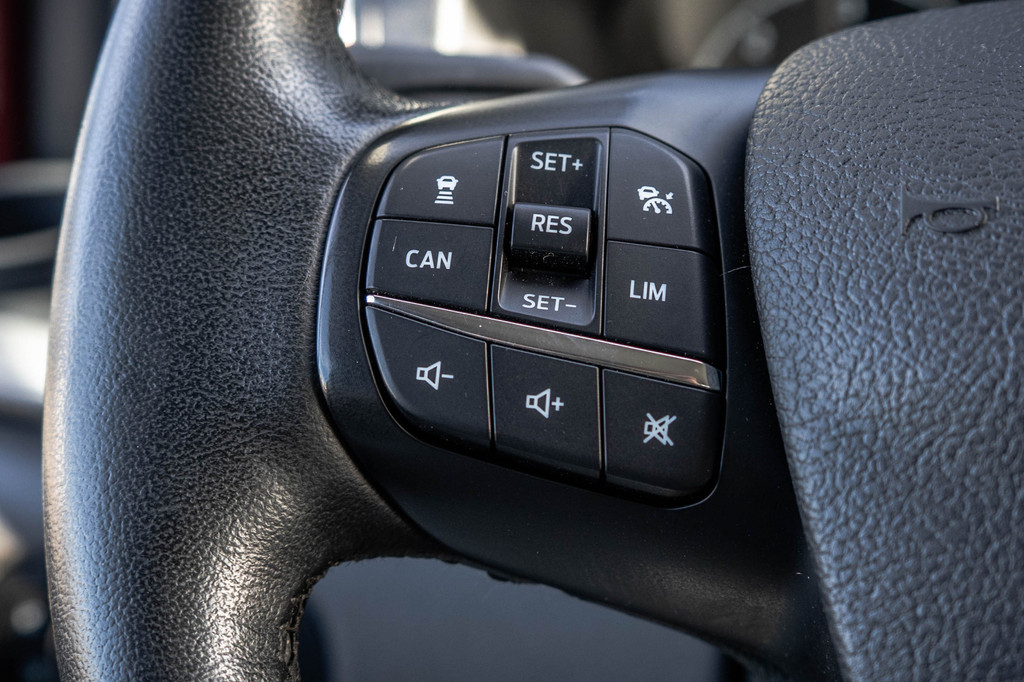 Ford Transit Custom 2.0 TDCI L2H1 | 170PK | Trail | DC 5-Persoons | Camera | Carplay | Lederen interieur 19
