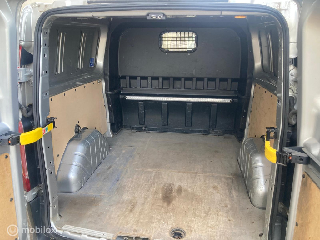Ford Transit Custom 2.0 TDCI L2H1 DC EUR 5999,- +21% BTW/ TAX 11