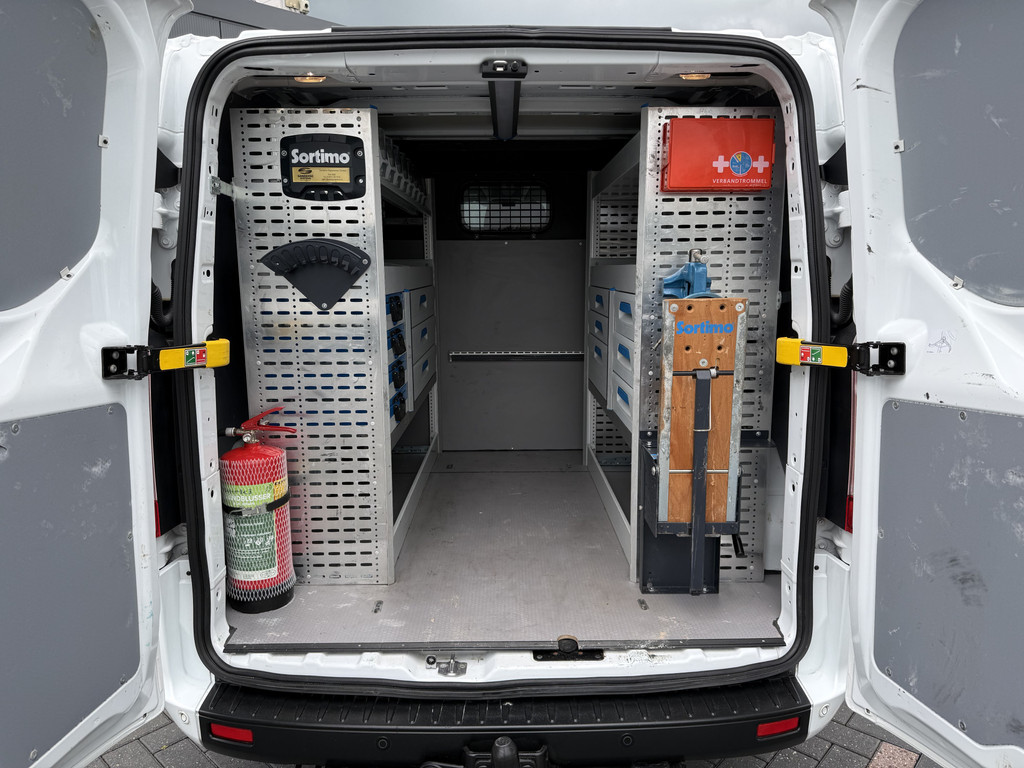 Ford Transit Custom 2.0 TDCI / L2H1 / DUBBELE CABINE / 1e EIG. / INRICHTING / TREKHAAK / CAMERA / 6-PERS. 7