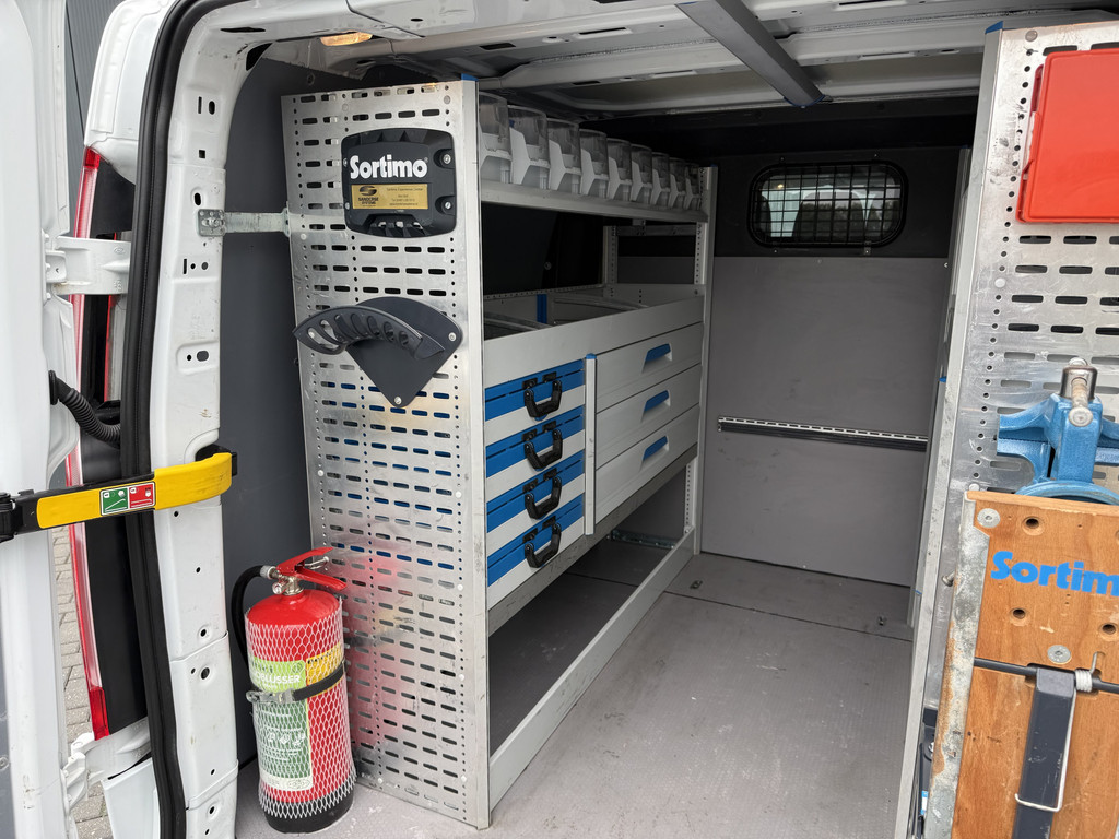 Ford Transit Custom 2.0 TDCI / L2H1 / DUBBELE CABINE / 1e EIG. / INRICHTING / TREKHAAK / CAMERA / 6-PERS. 8