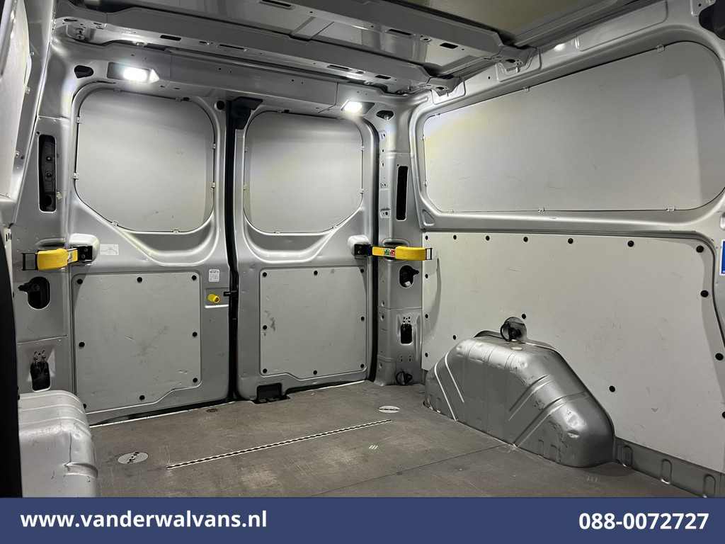 Ford Transit Custom 2.0 TDCI L2H1 Euro6 Airco | Camera | Navigatie | Apple Carplay | LED | Cruisecontrol Verwarmde voorruit, Parkeersensoren, Bijrijdersbank, 2800kg trekvermogen 15
