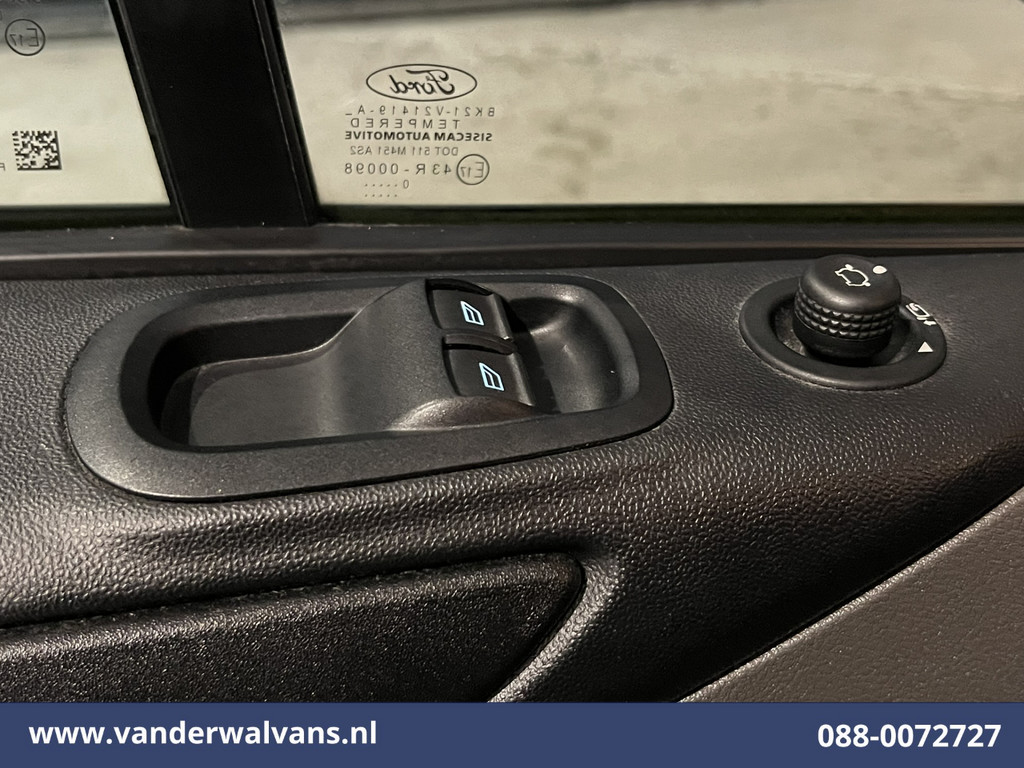 Ford Transit Custom 2.0 TDCI L2H1 Euro6 Airco | Camera | Navigatie | Apple Carplay | LED | Cruisecontrol Verwarmde voorruit, Parkeersensoren, Bijrijdersbank, 2800kg trekvermogen 21