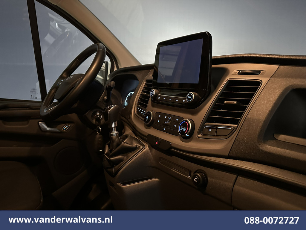 Ford Transit Custom 2.0 TDCI L2H1 Euro6 Airco | Camera | Navigatie | LED | Apple Carplay | Cruisecontrol Android Auto, Verwarmde voorruit, Parkeersensoren, Bijrijdersbank, 2670kg trekvermogen 17