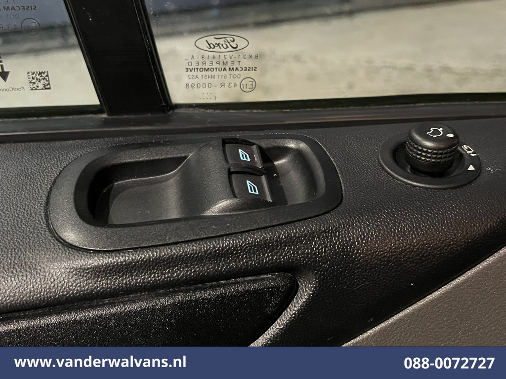 Ford Transit Custom 2.0 TDCI L2H1 Euro6 Airco | Camera | Navigatie | LED | Cruisecontrol | Stoelverwarming | Verwarmde voorruit Parkeersensoren, Bijrijdersbank 21